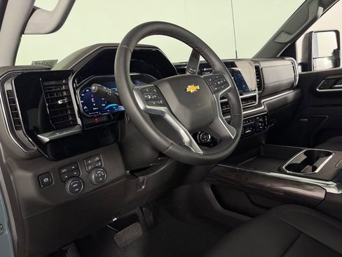 Used 2026 Chevrolet Silverado 3500 LTZ w/ LTZ Plus Package image 24