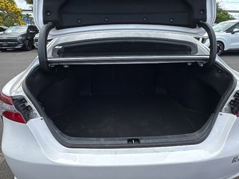 Used 2021 Toyota Camry SE FWD image 11