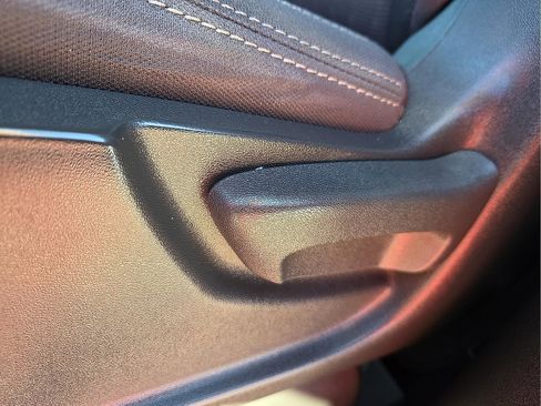 Used 2024 Nissan Titan SV image 15