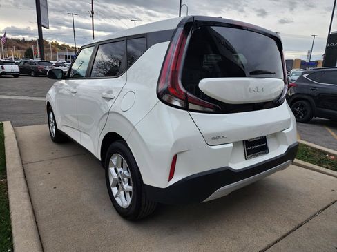 Certified 2023 Kia Soul LX w/ LX Technology Package image 7