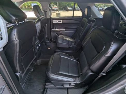 Used 2023 Ford Explorer Limited w/ Equipment Group 301A AWD/4WD image 20