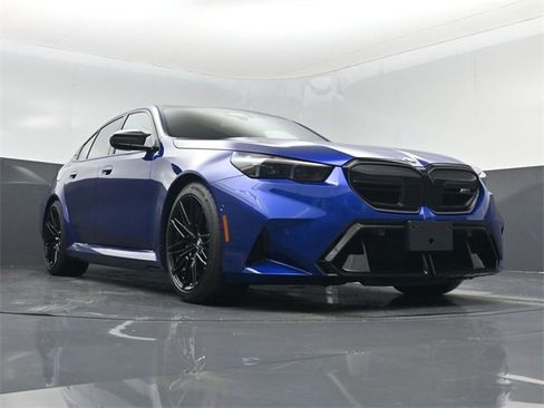 Used 2025 BMW M5 w/ Carbon Package image 62