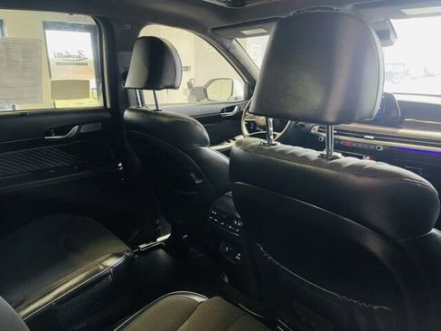 Used 2024 Hyundai Palisade Calligraphy image 12