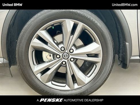 Used 2021 Nissan Murano Platinum w/ Cargo Package image 2