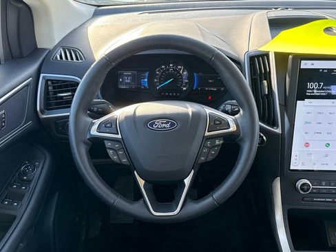 Certified 2024 Ford Edge SEL w/ Convenience Package image 12