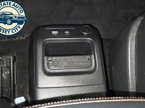 Used 2023 Nissan Ariya FWD image 18