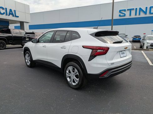 New 2026 Chevrolet Trax LS w/ Driver Confidence Package image 7