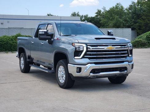 Used 2024 Chevrolet Silverado 2500 LTZ w/ LTZ Premium Package AWD/4WD image 3
