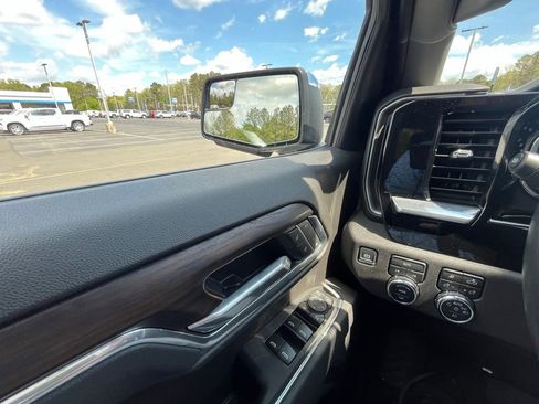 Used 2025 GMC Sierra 1500 SLT image 17