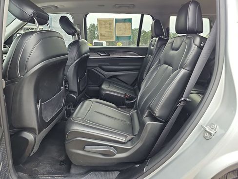 Used 2023 Jeep Grand Cherokee L Limited image 19