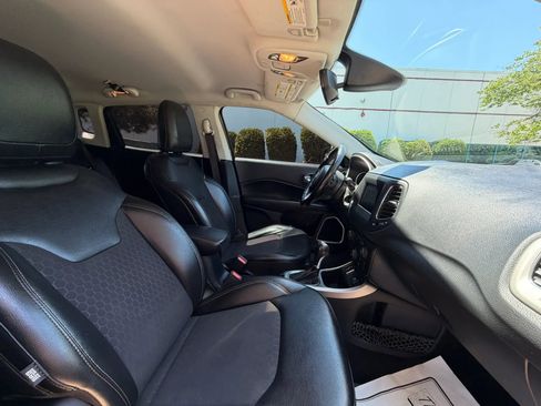 Used 2020 Jeep Compass Latitude FWD image 23