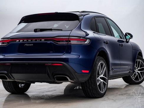 Certified 2025 Porsche Macan image 11