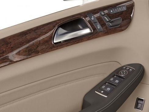 Used 2013 Mercedes-Benz ML 350 2WD image 17