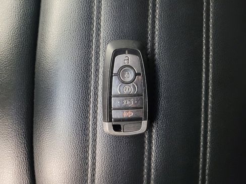 Used 2019 Ford Edge SEL w/ Equipment Group 201A image 32