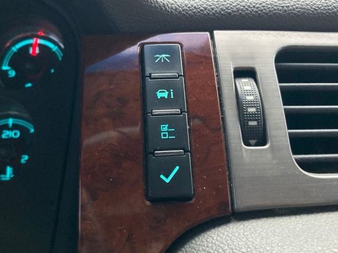 Used 2014 Chevrolet Silverado 2500 LTZ w/ LTZ Plus Package image 19