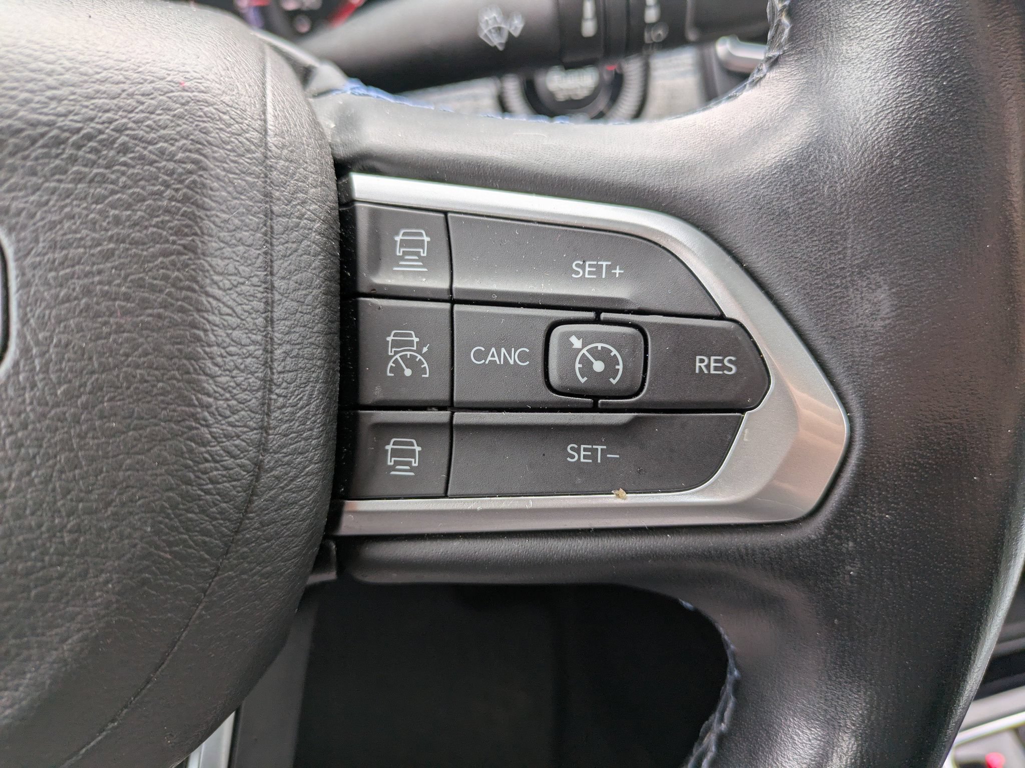 Used 2022 Jeep Compass Latitude w/ Sun and Sound Group AWD/4WD image 26