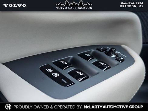 New 2026 Volvo XC90 B6 Plus w/ Protection Package Premier image 16