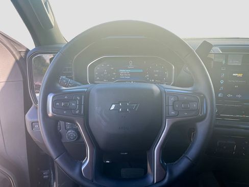 Used 2025 Chevrolet Silverado 2500 ZR2 w/ Technology Package AWD/4WD image 11