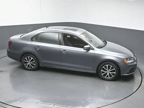 Used 2018 Volkswagen Jetta SE FWD image 46