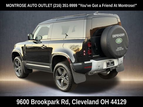 New 2025 Land Rover Defender 90 S image 4