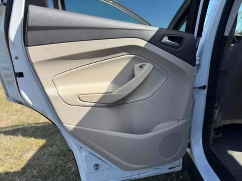 Used 2015 Ford Escape SE FWD image 13