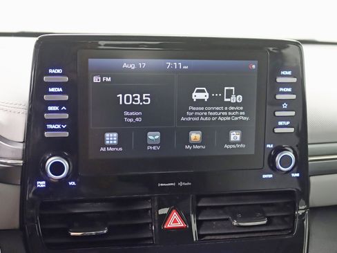 Used 2020 Hyundai Ioniq SE image 19