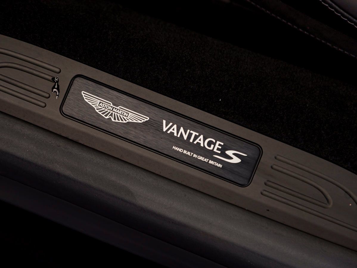 Used 2026 Aston Martin V8 Vantage S RWD image 32