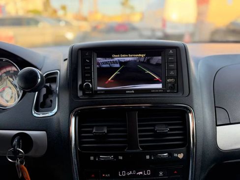 Used 2017 Dodge Grand Caravan GT image 50