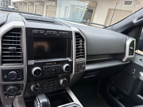 Used 2020 Ford F150 Lariat w/ Equipment Group 502A Luxury AWD/4WD image 21