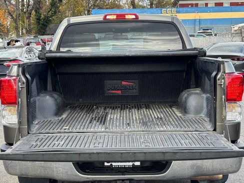 Used 2012 Toyota Tundra 4x4 CrewMax image 16