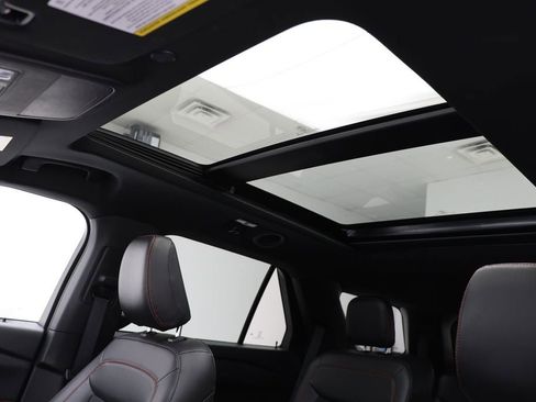 Used 2022 Ford Explorer ST-Line w/ Class IV Trailer Tow Package image 16