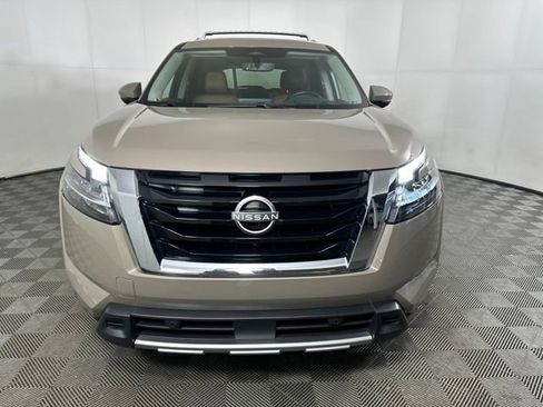 Used 2023 Nissan Pathfinder Platinum image 8