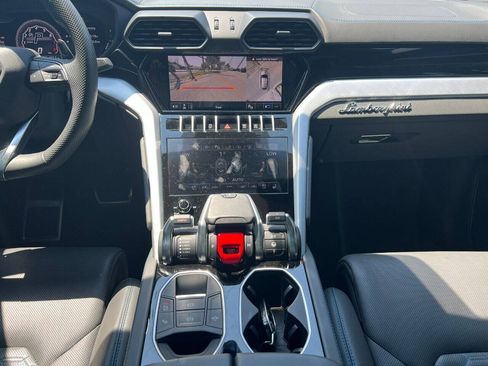 Used 2021 Lamborghini Urus AWD/4WD image 29