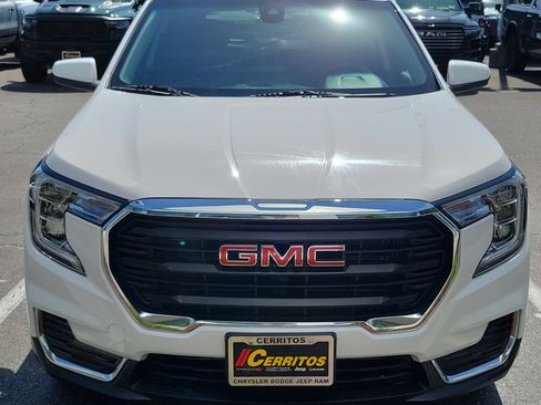Used 2024 GMC Terrain SLE FWD image 6