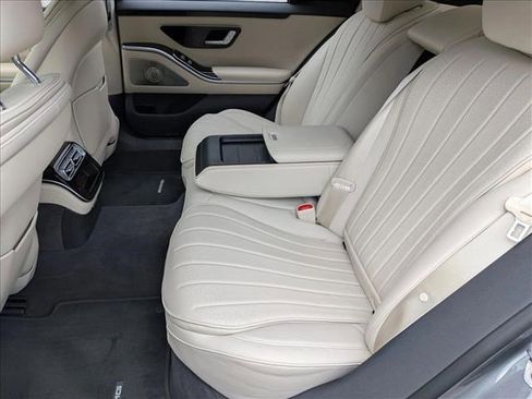 Used 2023 Mercedes-Benz S 500 4MATIC image 19