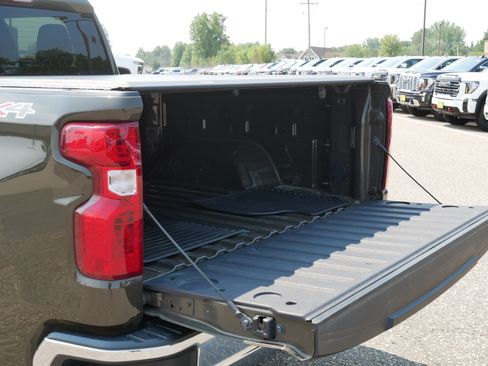 Used 2023 Chevrolet Silverado 1500 LT AWD/4WD image 18