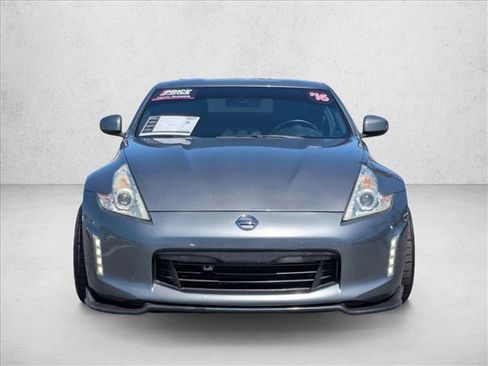 Used 2016 Nissan 370Z Touring RWD image 2