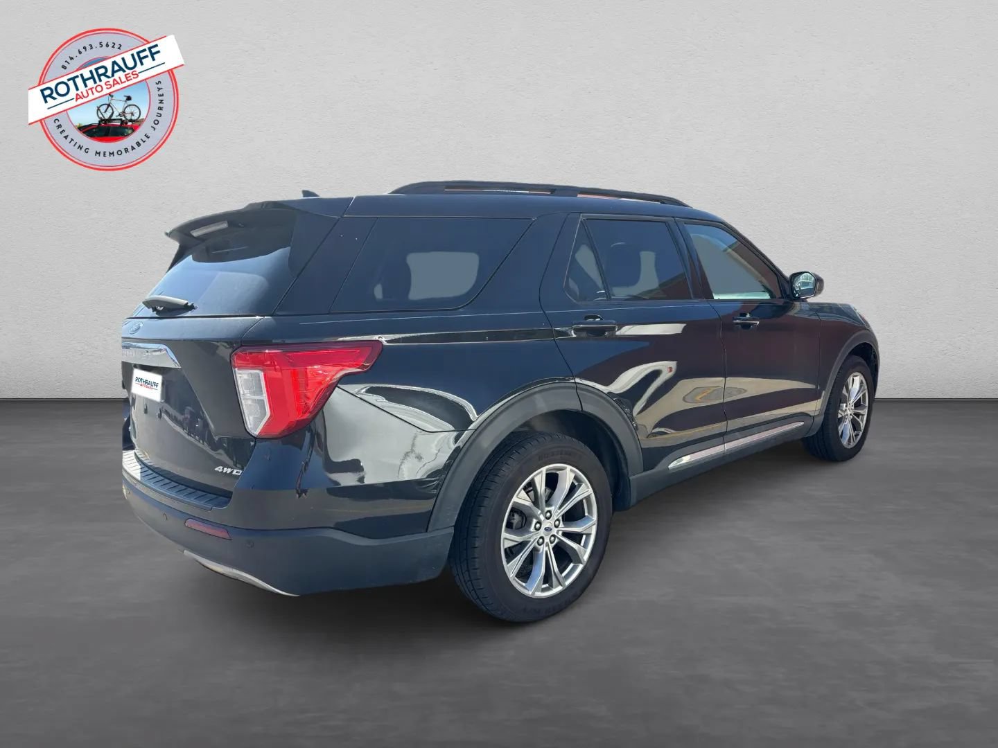 Used 2022 Ford Explorer XLT w/ Equipment Group 202A AWD/4WD image 6