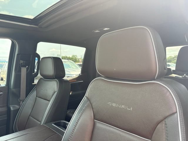Used 2023 GMC Sierra 1500 Denali AWD/4WD image 15