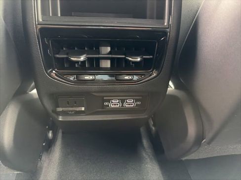 New 2025 Jeep Grand Cherokee Laredo image 23