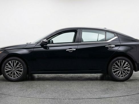 Used 2025 Nissan Altima 2.5 SV image 5