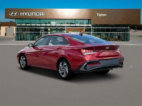 New 2025 Hyundai Elantra SEL image 5
