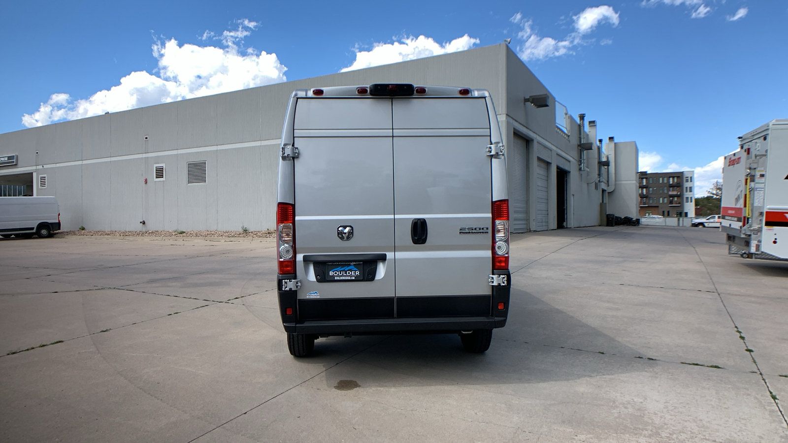 Used 2024 RAM ProMaster 2500 w/ Convenience Group FWD image 4