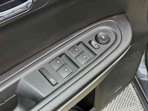 Used 2012 GMC Acadia SLT AWD/4WD image 17