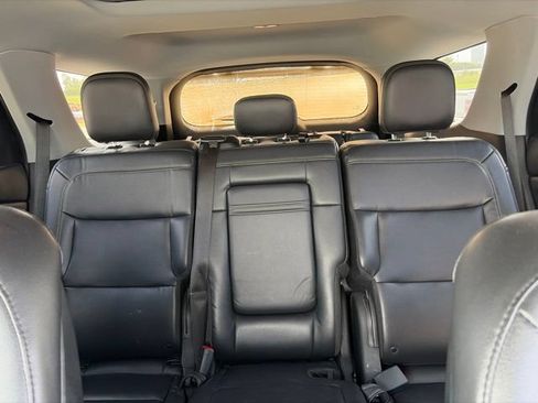 Used 2020 Ford Explorer XLT w/ Equipment Group 202A AWD/4WD image 8