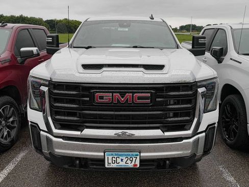 Used 2024 GMC Sierra 2500 Pro w/ Convenience Package AWD/4WD image 2