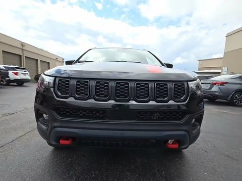 Used 2024 Jeep Compass Trailhawk AWD/4WD image 2