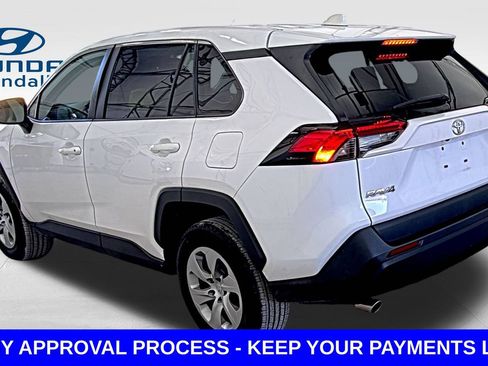 Used 2022 Toyota RAV4 LE image 6