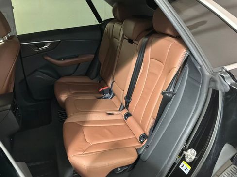 Used 2023 Audi Q8 Premium w/ Convenience Package image 18