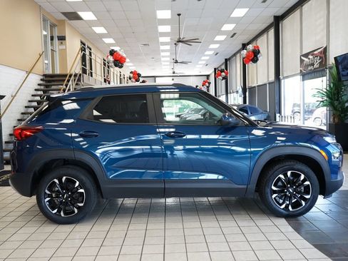 Used 2021 Chevrolet TrailBlazer LT w/ Sun and Liftgate Package AWD/4WD image 17